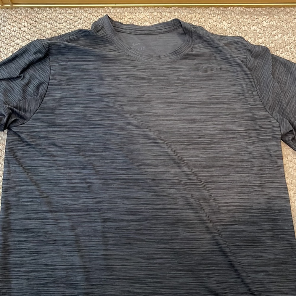 Nike dri-fit tshirt bundle - Picture 2 of 4